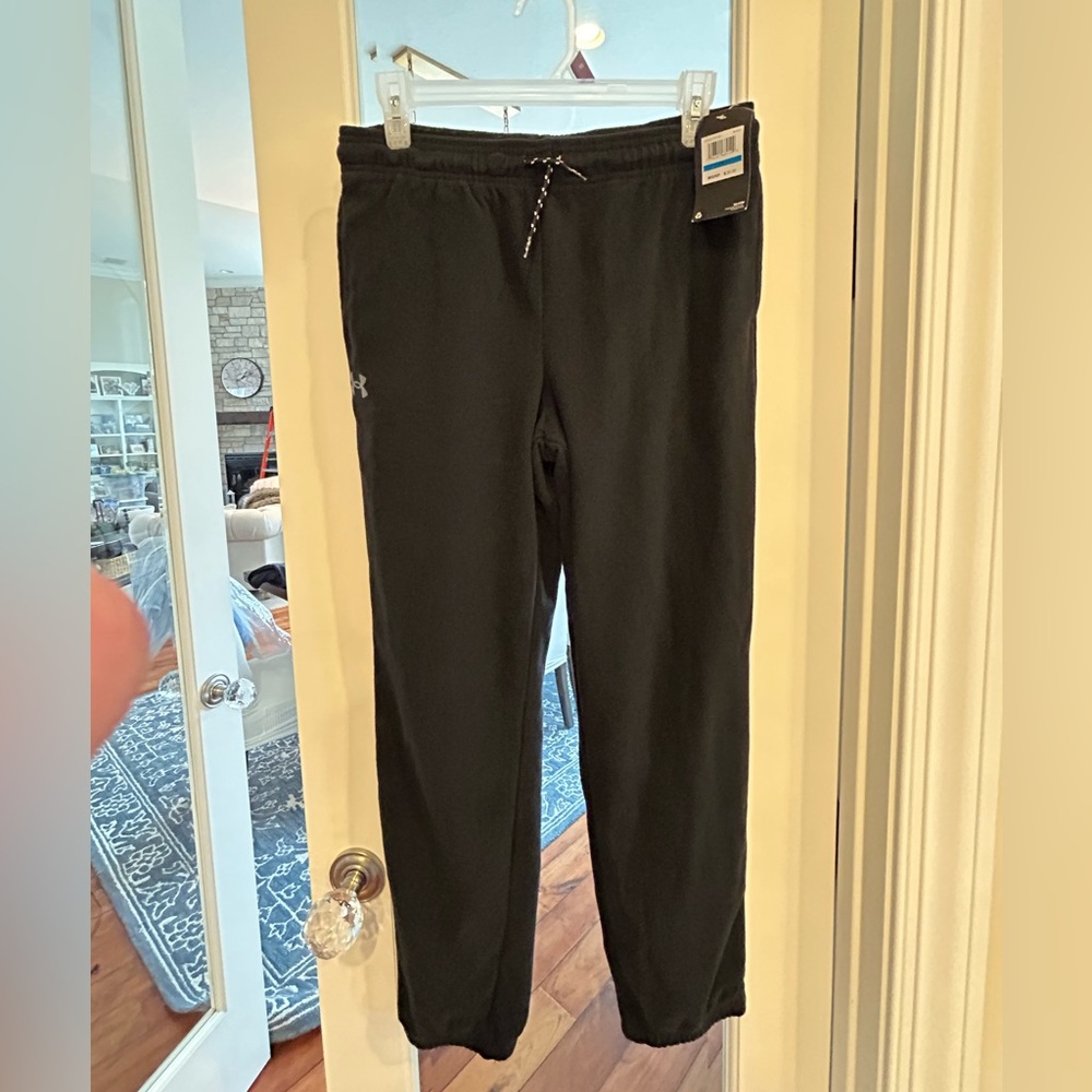 Under Armour Youth/ Boys XL Black fleece athletic pants  NWT!!